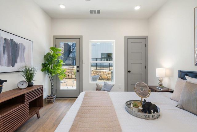 2450 Wickersham LN 1916, Austin, TX 78741