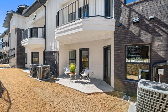 2450 Wickersham LN 1916, Austin, TX 78741