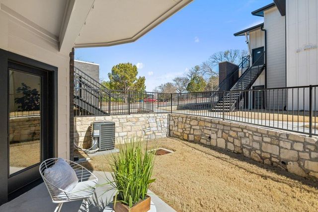 2450 Wickersham LN 1916, Austin, TX 78741