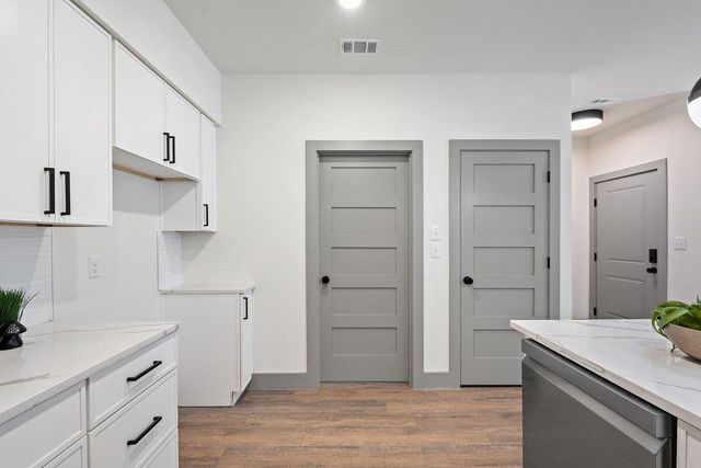 2450 Wickersham LN 1916, Austin, TX 78741