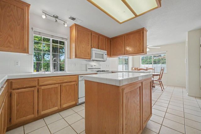 3484 Priscilla Ct, Valley Springs, CA 95252