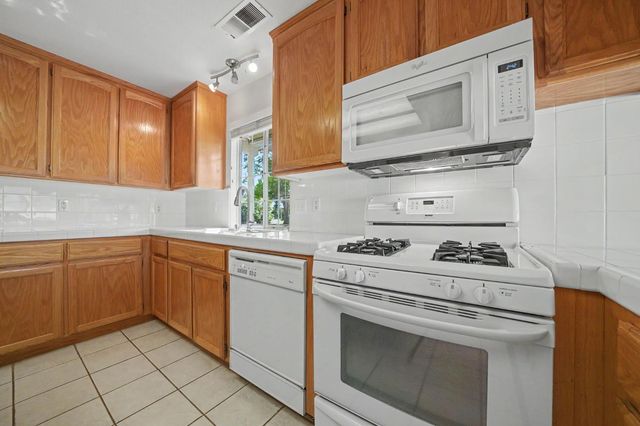 3484 Priscilla Ct, Valley Springs, CA 95252