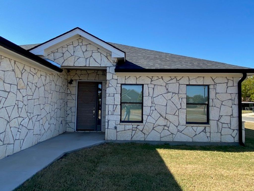 2201 Brooke, Brownwood, TX 76801