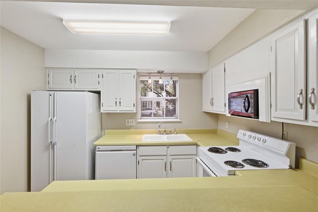 12973 Trail Hollow Drive 2973, Houston, TX 77079