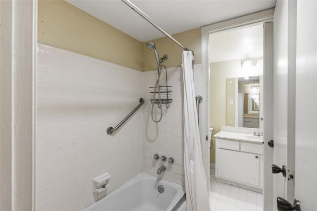 12973 Trail Hollow Drive 2973, Houston, TX 77079
