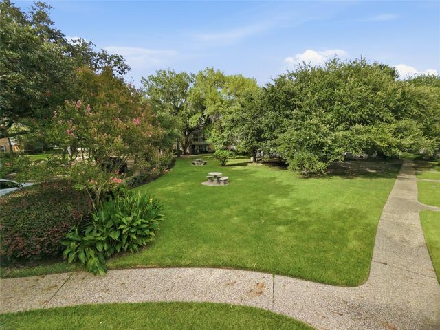 12973 Trail Hollow Drive 2973, Houston, TX 77079