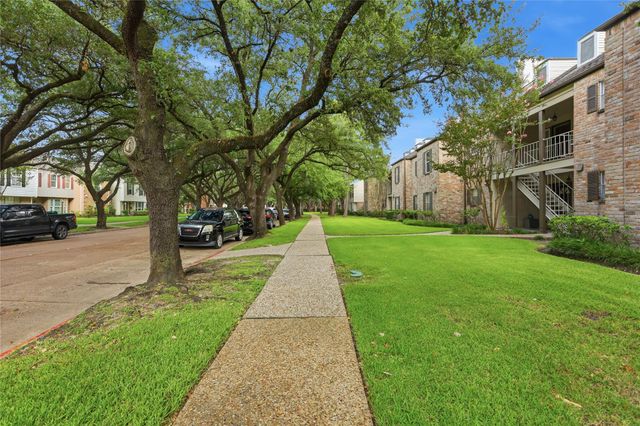 12973 Trail Hollow Drive 2973, Houston, TX 77079