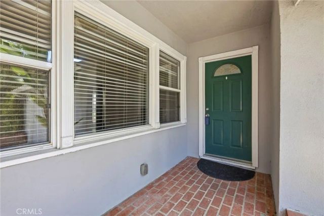 5027 Rigoletto Street, Woodland Hills, CA 91364