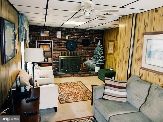 219 E SOUTH ST, Kennett Square, PA 19348