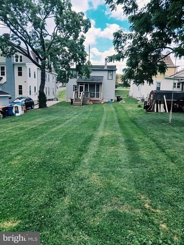 219 E SOUTH ST, Kennett Square, PA 19348