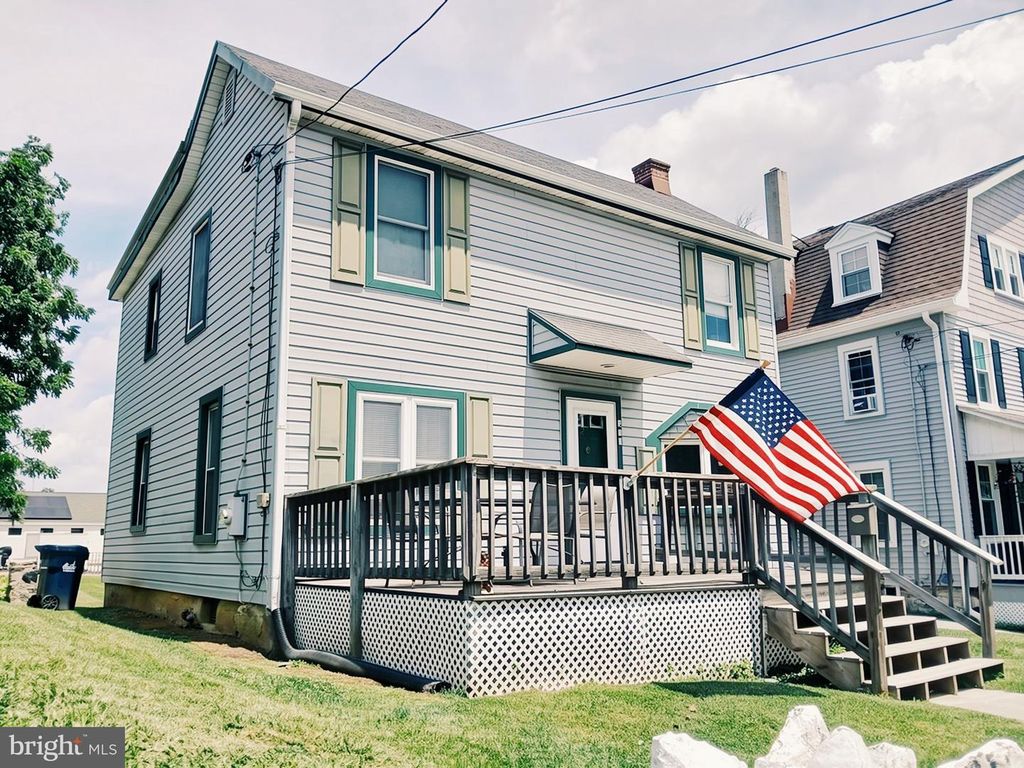 219 E SOUTH ST, Kennett Square, PA 19348