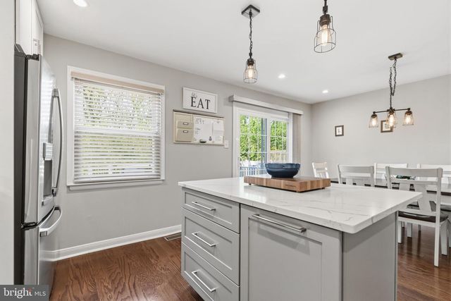 320 BIRCH DR, Lafayette Hill, PA 19444