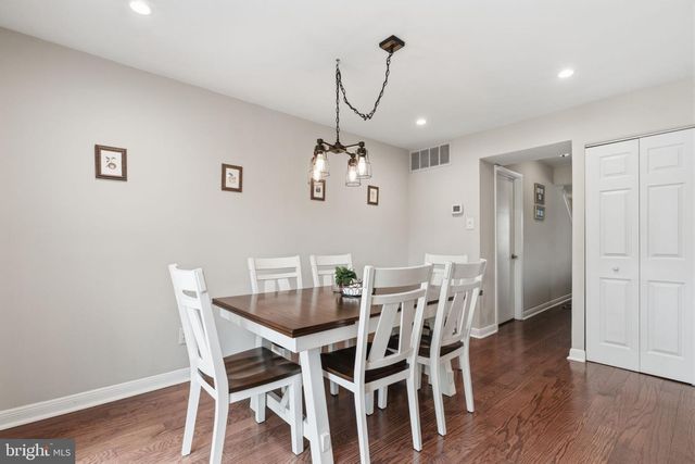 320 BIRCH DR, Lafayette Hill, PA 19444