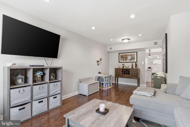 320 BIRCH DR, Lafayette Hill, PA 19444