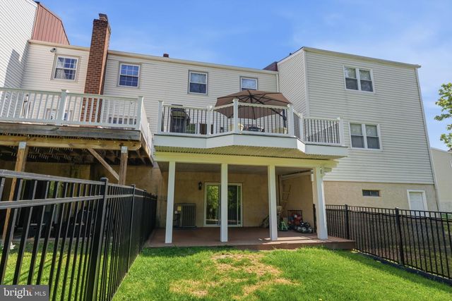 320 BIRCH DR, Lafayette Hill, PA 19444
