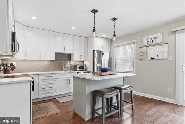320 BIRCH DR, Lafayette Hill, PA 19444