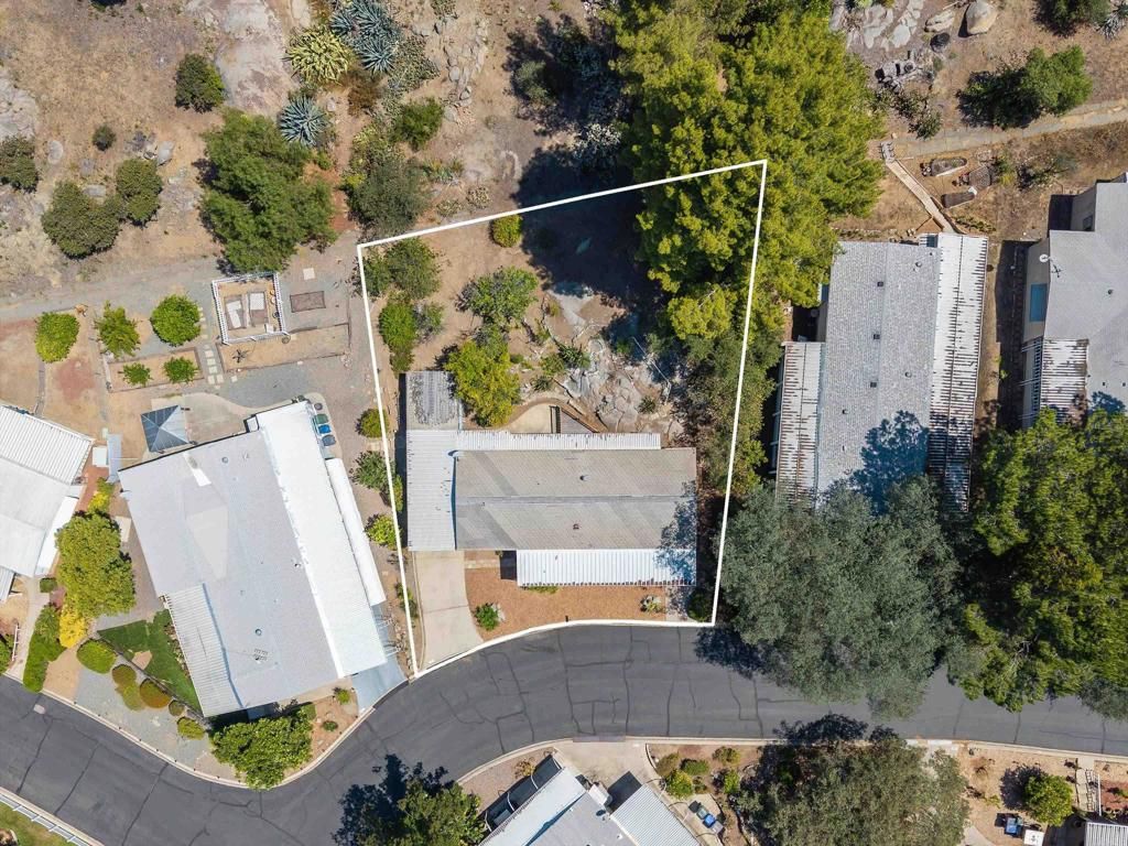 Image 3 of property listing at 18218 Paradise Mountain Road 97, Valley Center, CA 92082
