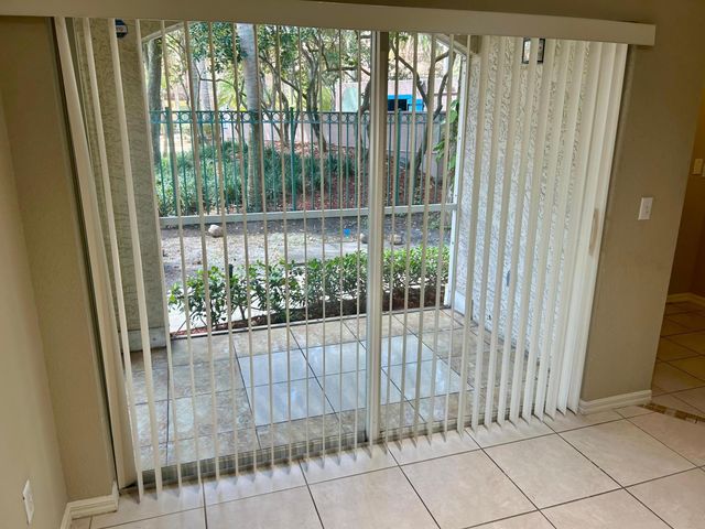 6554 W Sample Road 6554, Coral Springs, FL 33067