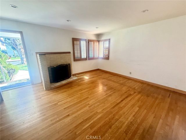 10851 Woodbine Street, Los Angeles, CA 90034