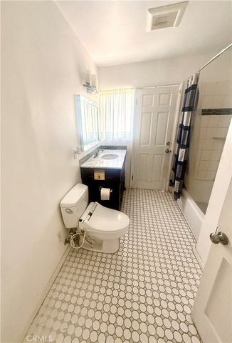 10851 Woodbine Street, Los Angeles, CA 90034