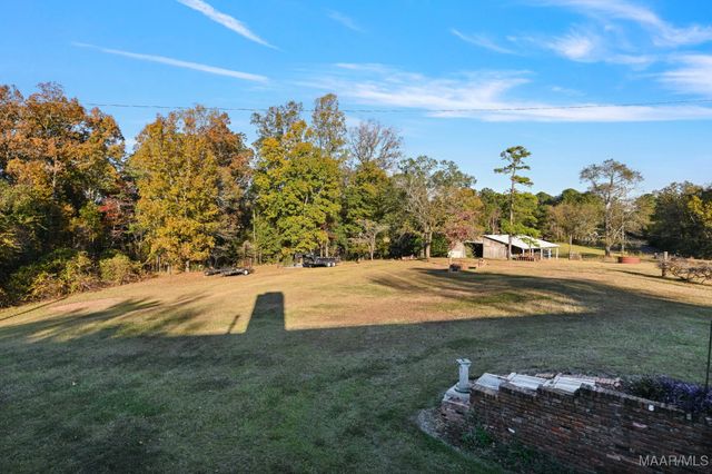 1304 County Road 39 Road, Deatsville, AL 36022