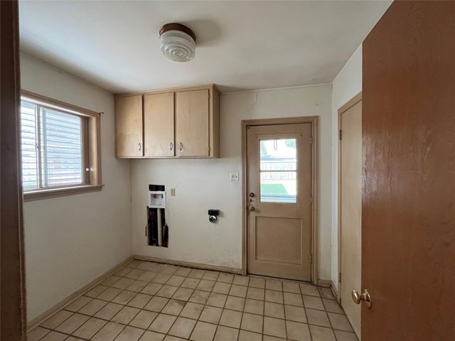 18203 Carriage Lane, Nassau Bay, TX 77058