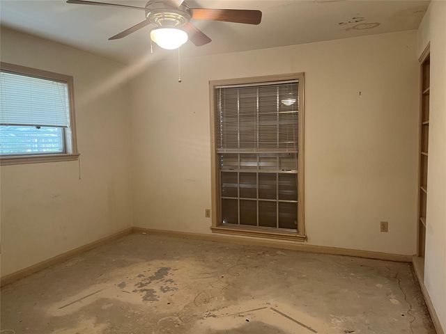 18203 Carriage Lane, Nassau Bay, TX 77058