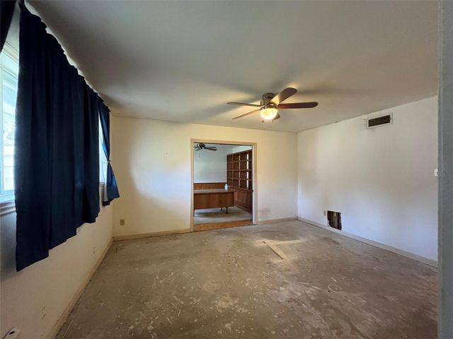 18203 Carriage Lane, Nassau Bay, TX 77058