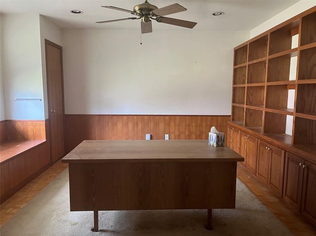 18203 Carriage Lane, Nassau Bay, TX 77058