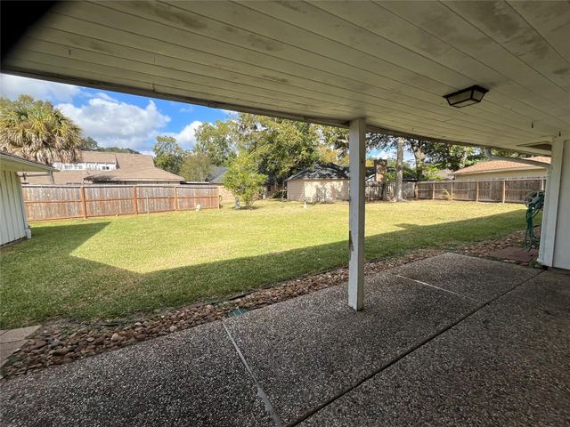 18203 Carriage Lane, Nassau Bay, TX 77058