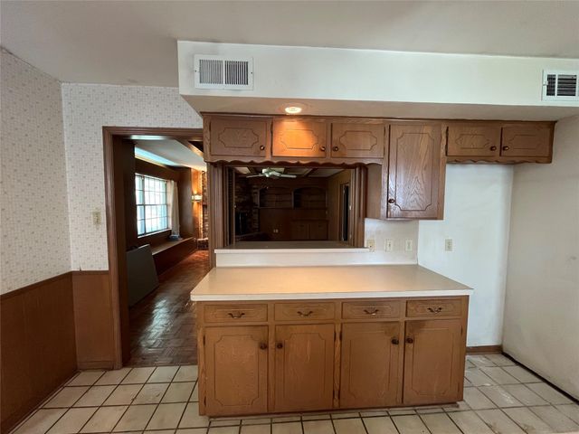 18203 Carriage Lane, Nassau Bay, TX 77058