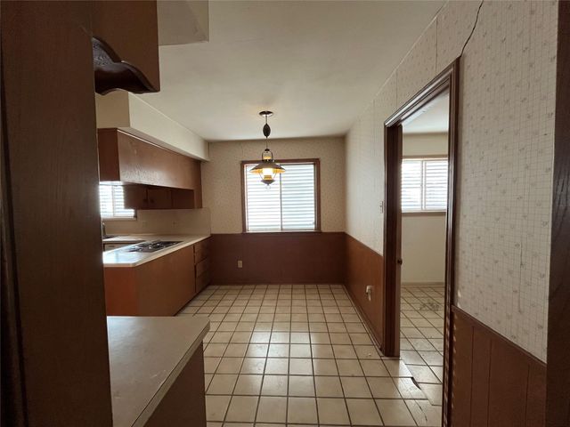 18203 Carriage Lane, Nassau Bay, TX 77058