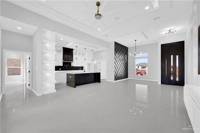 8110 N 49th Lane, Mcallen, TX 78504