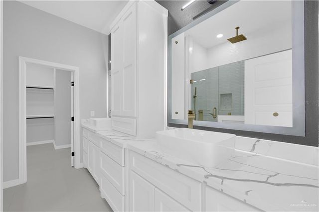 8110 N 49th Lane, Mcallen, TX 78504