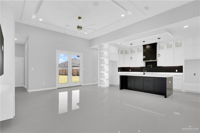 8110 N 49th Lane, Mcallen, TX 78504