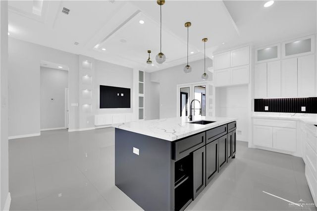 8110 N 49th Lane, Mcallen, TX 78504