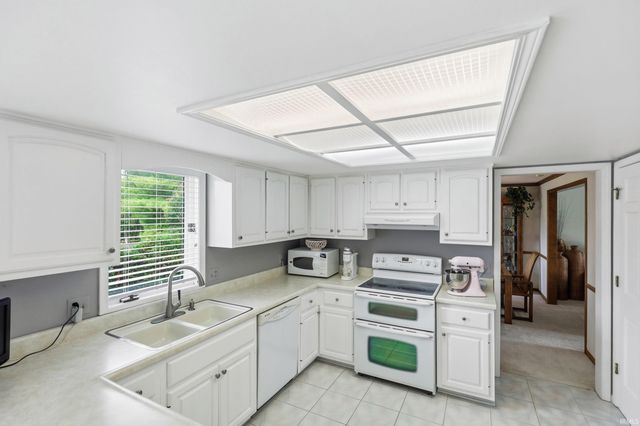 2002 Traders Crossing, Fort Wayne, IN 46845