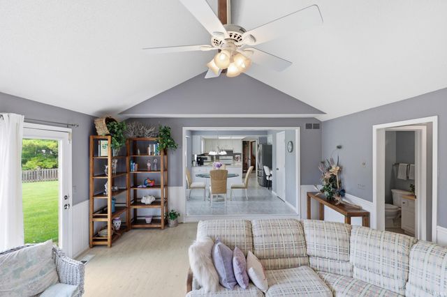 2002 Traders Crossing, Fort Wayne, IN 46845