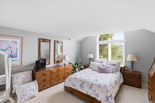 2002 Traders Crossing, Fort Wayne, IN 46845