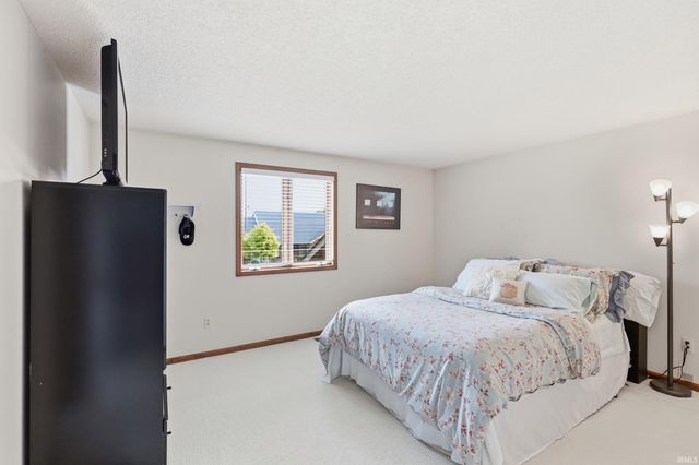 2002 Traders Crossing, Fort Wayne, IN 46845