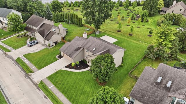 2002 Traders Crossing, Fort Wayne, IN 46845