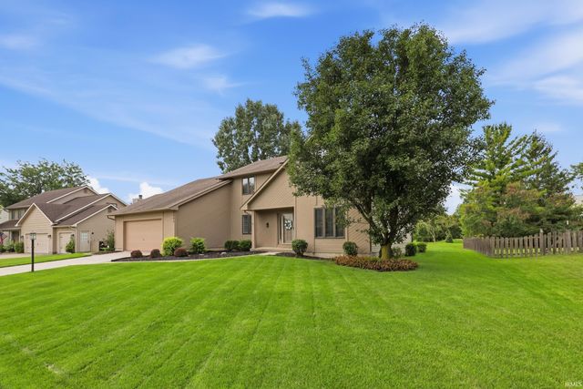 2002 Traders Crossing, Fort Wayne, IN 46845