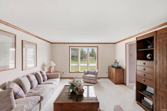 2002 Traders Crossing, Fort Wayne, IN 46845