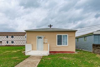 832 E 153 Street, Phoenix, IL 60426