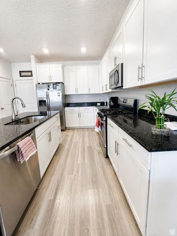 7403 S OLIVINE RIVER LN, West Jordan, UT 84081