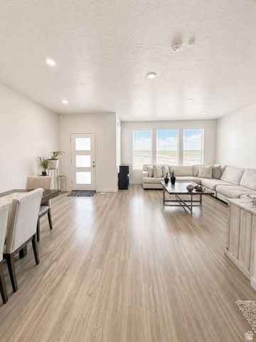 7403 S OLIVINE RIVER LN, West Jordan, UT 84081