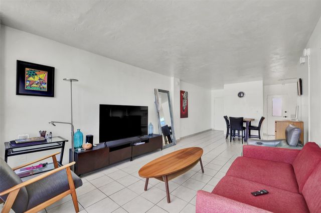 1300 Lincoln Rd D-804, Miami Beach, FL 33139