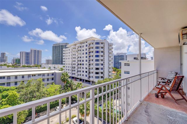1300 Lincoln Rd D-804, Miami Beach, FL 33139