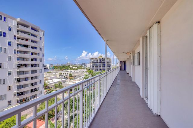 1300 Lincoln Rd D-804, Miami Beach, FL 33139