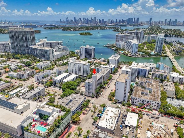 1300 Lincoln Rd D-804, Miami Beach, FL 33139